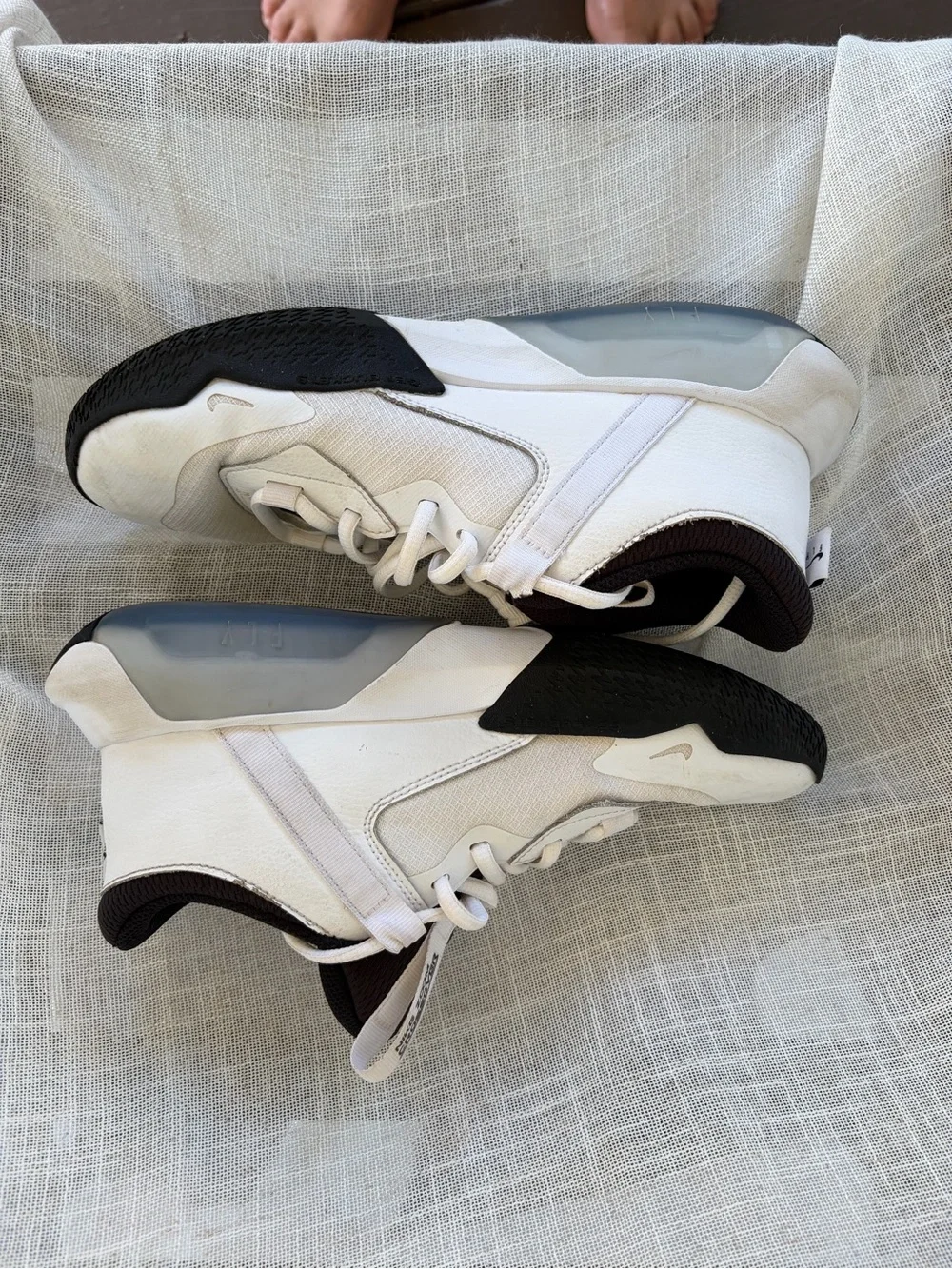 NIKE Zoom Crossover Fly size 7Y